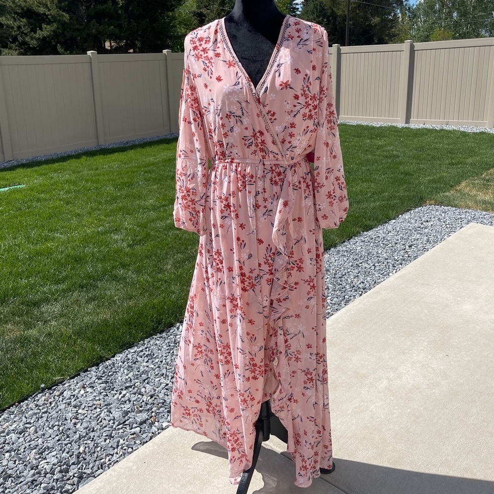 Shoe dazzle Ruffle Front Dress
